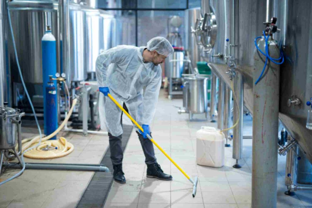 Why Commercial Cleaning Swindon Is Essential for a Healthy Workplace